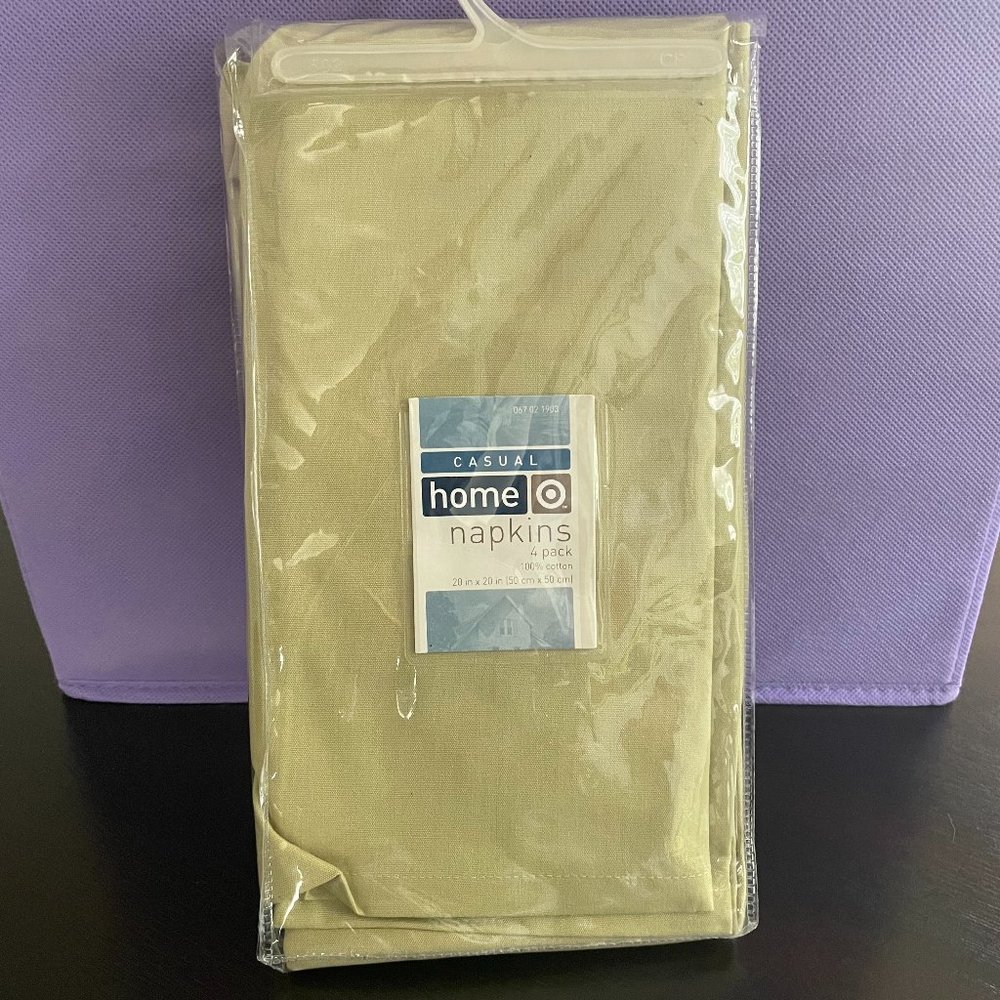 4 Pack Casual Home Dinner Napkins - NWT